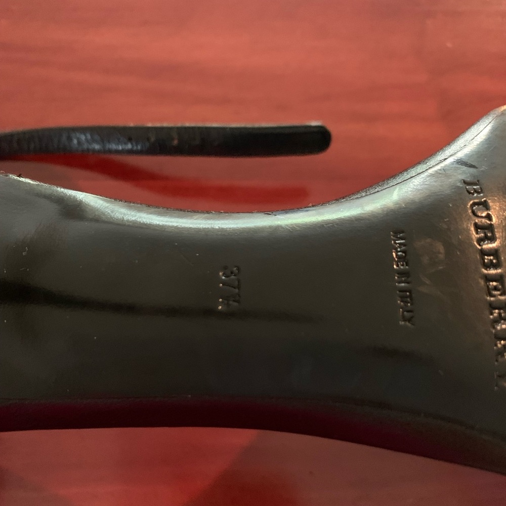 Stunning Burberry high heels - Picture 6 of 8
